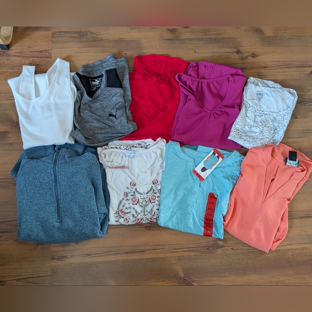 Lot Of 9 Pcs Women's Assorted Clothing